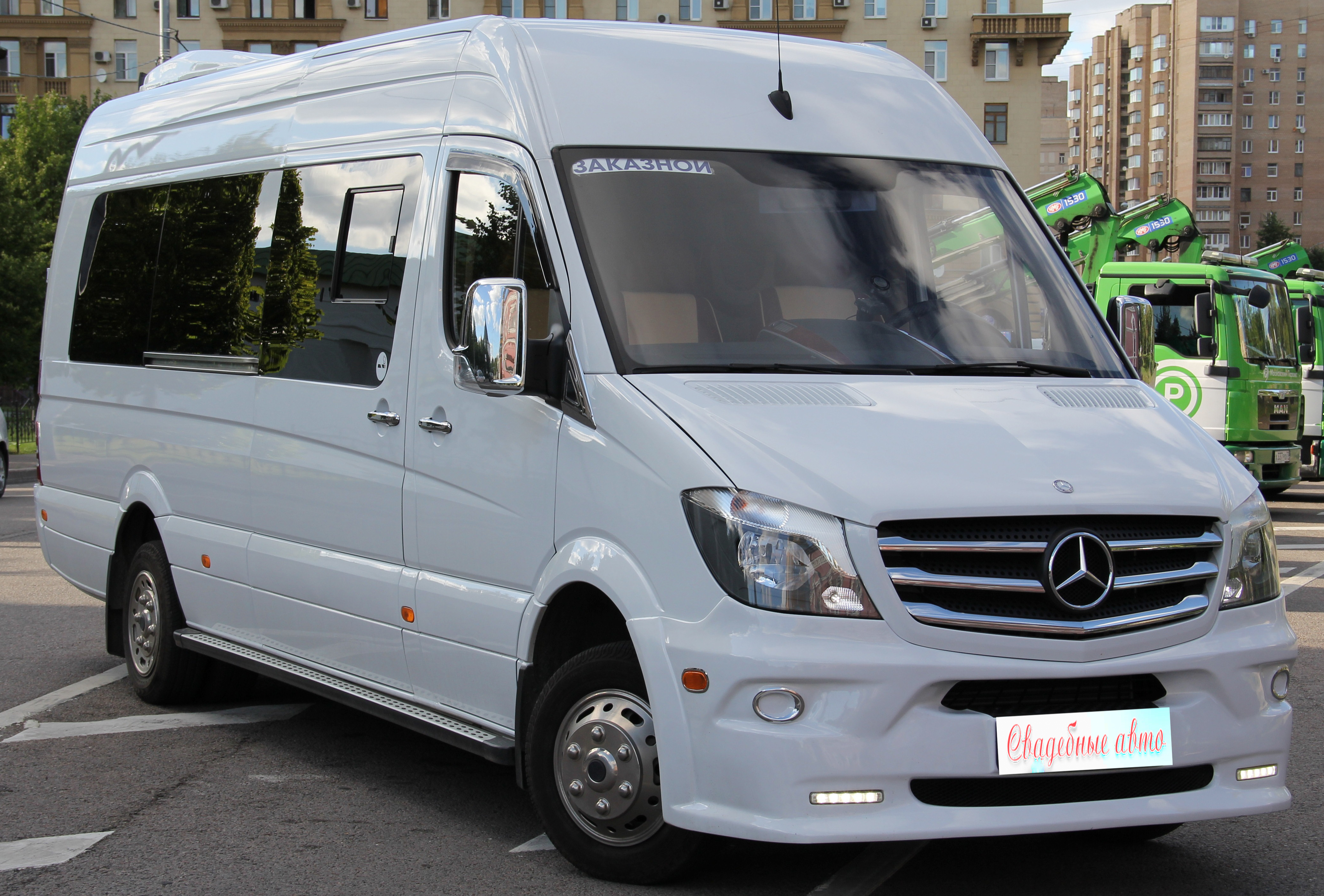 Микроавтобусы Mercedes Sprinter 515 CDI VIP в аренду в Москве - компания  