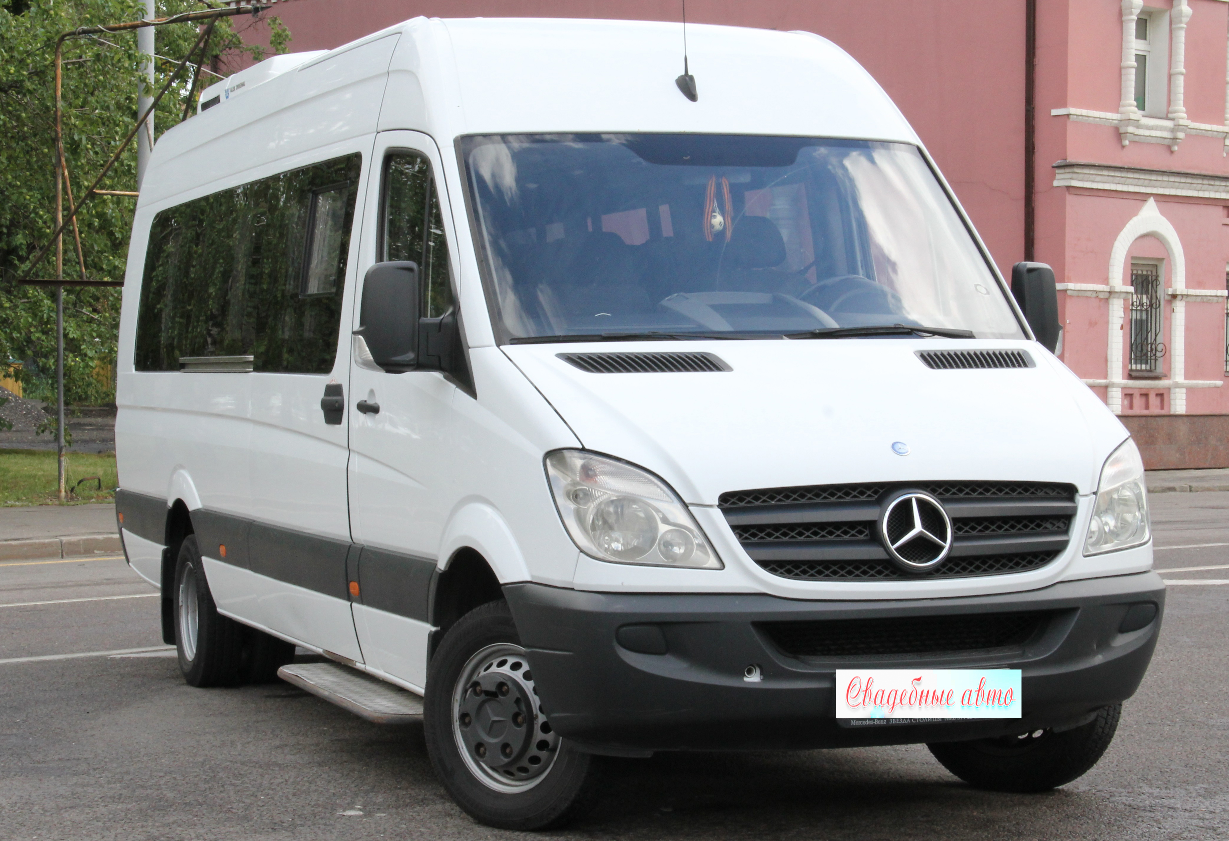Микроавтобусы Mercedes Sprinter 515 CDI в аренду в Москве